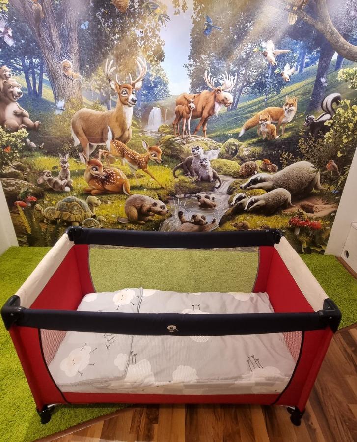 Ruheoase Am Waldrand - Auf 90Qm Sind Nicht Nur Die Eltern Und Bis Zu 5 Kinder Willkommen, Auch Hunde Und Katzen Sind Willkommen Laichingen Exterior photo